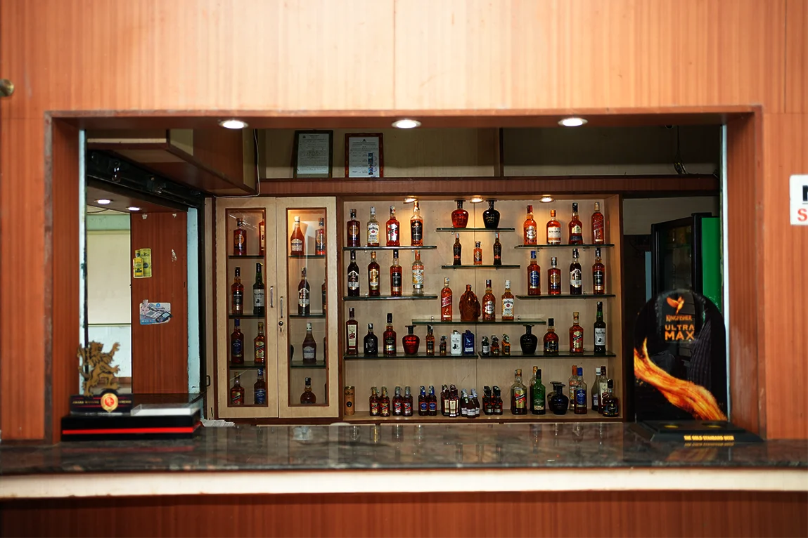 Club Bar & Refreshments